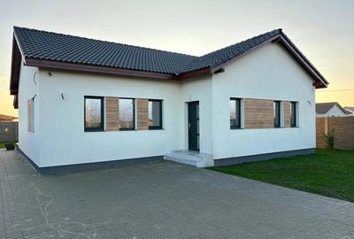 Casă cu 4 camere cu Teren 500 Mp în Central - 4