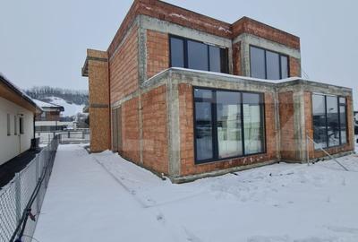 Duplex cu 4 camere cu Canalizare în Sânnicoară - 10