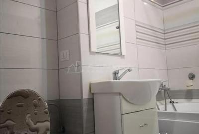 Apartament cu 3 camere decomandat în Micro II - 7