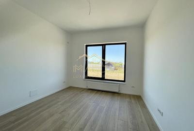 Vila exclusivista**P+1**5 Camere**Teren 704 mp***Langa Padure//Balotesti - 22