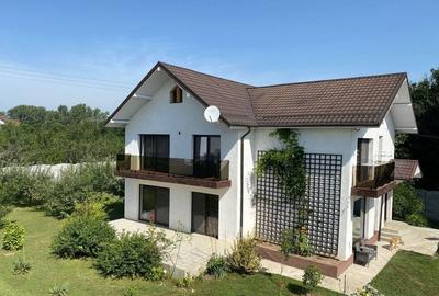 Casă cu 10 camere cu Teren 1140 Mp în Bascov - 4