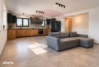 Casă cu 4 camere cu Teren 475 Mp în Bârnova