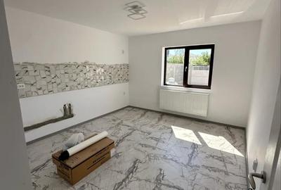 Casă cu 4 camere în Central - 3