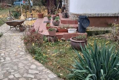 De vanzare casa +teren relati la t - 7