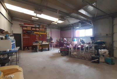 Spațiu industrial, de 1,250 mp, în 1 Decembrie - 13