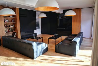 Casă cu 5 camere cu Teren 956 Mp în Bucium