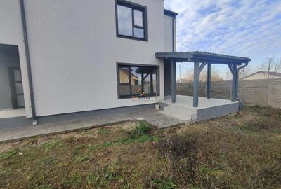 Casă cu 3 camere cu Teren 300 Mp în Central - 3