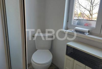 Garsoniera 11 mp renovata total in 2025 etaj 1 baie proprie Cisnadie - 7