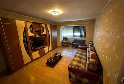 Inchiriez apartament 3 camere - 1