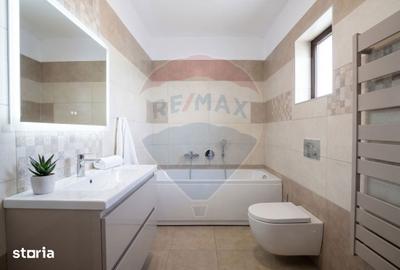 Casă cu 7 camere cu Teren 250 Mp în Rediu - 5