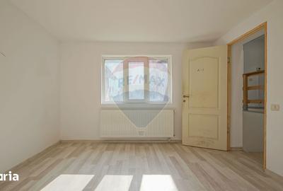 Casă cu 9 camere cu Teren 340 Mp în Florilor - 17