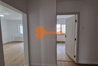 Apartament cu 3 camere decomandat în Nerva Traian