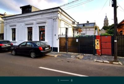 Casă cu 4 camere cu Teren 80 Mp în Central - 1