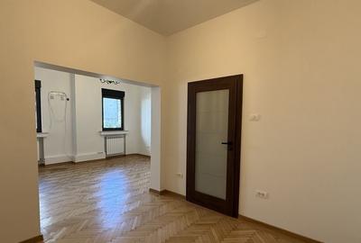 Apartament cu 3 camere decomandat, mobilat în Eminescu