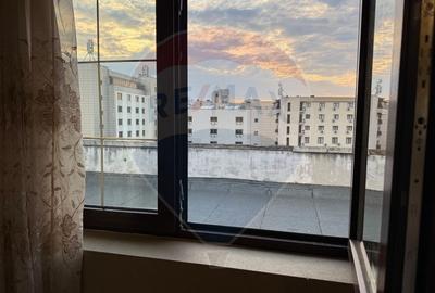 VANZARE Garsoniera cu terasa de 50mp in zona Ultracentrala Ploiesti - 11