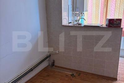 Apartament cu 4 camere decomandat în Burdujeni