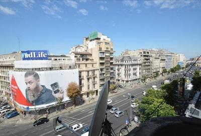 Apartament cu 5 camere decomandat, mobilat în Magheru