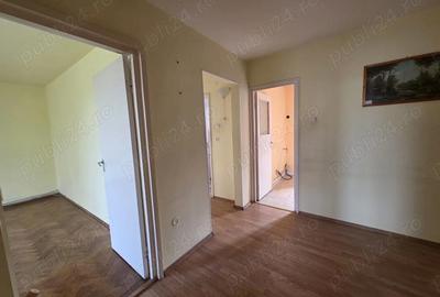 Apartament cu 3 camere decomandat în Progresul - 10