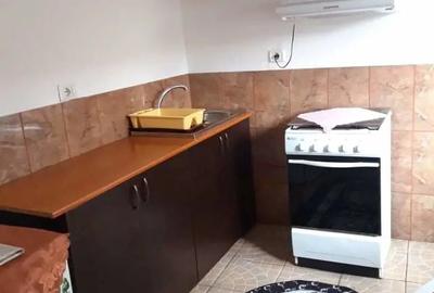 Inchiriez garsoniera in Tuzla - 2