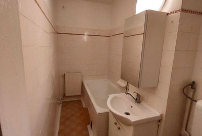 Apartament cu 3 camere decomandat în Crinț - 1