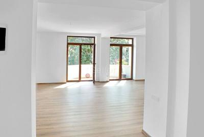 Spațiu comercial, de 160 mp, în Central