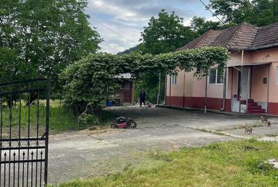 Teren de 3350 mp, în Goranu - 3