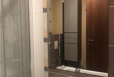 Apartament cu 3 camere decomandat, mobilat în Tractorul - 17