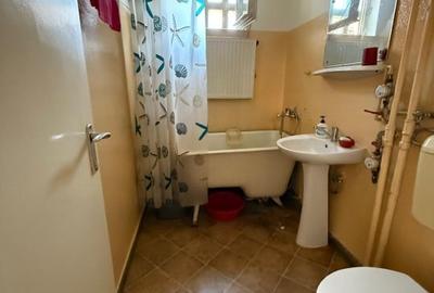 Apartament 3 camere, semidecomandat, etaj 2, 57 mp utili, zona Piata 700 - 6