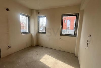 Apartament cu 3 camere decomandat în Bd. Laminorului - 5
