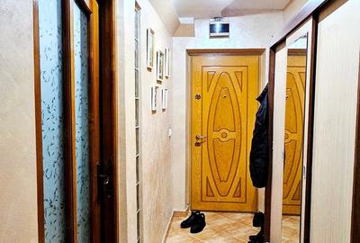 Apartament cu 3 camere decomandat în Mărăței