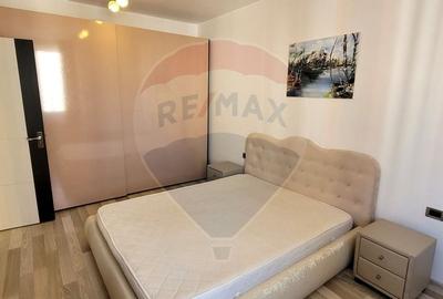 Apartament cu 3 camere semidecomandat, mobilat în Tractorul - 5
