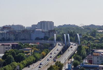 Apartament cu 4 camere decomandat în Mihai Bravu