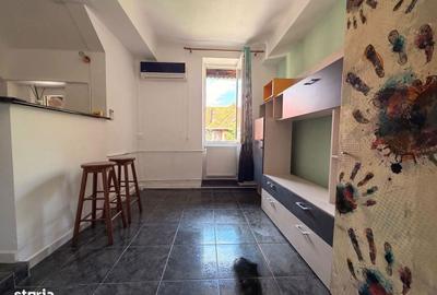 Garsonieră decomandată în Romană - 1