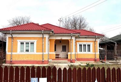 Casă cu 4 camere cu Teren 1500 Mp în Buda - 2