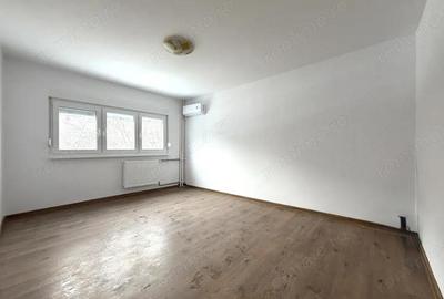 Garsonieră decomandată, mobilată în Olimpia-Stadion