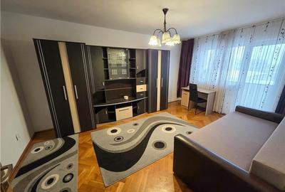 Apartament cu 3 camere decomandat în 22 Decembrie 1989