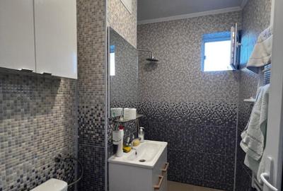 Apartament cu 3 camere decomandat în Micro 18