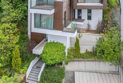 Casă individuală cu 5 camere cu Garaj în Ultracentral - 1