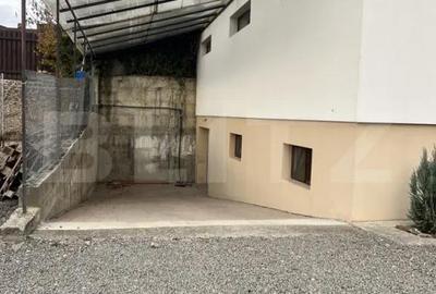 Spațiu comercial, de 259 mp, în Central - 8