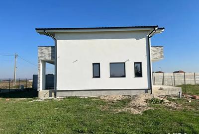 Casă cu 3 camere în Vetiș - 2