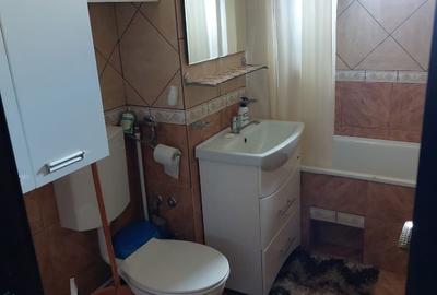 Apartament cu 3 camere în Km 4 - 2