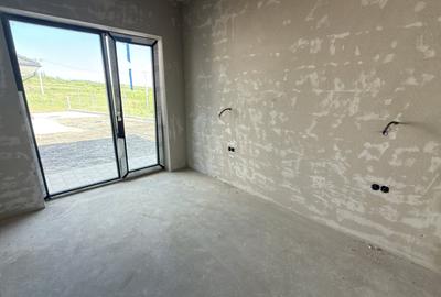 Casă individuală cu 4 camere cu Canalizare în Broscărie - 8