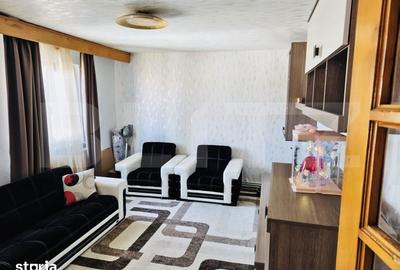 Apartament cu 2 camere decomandat în Micro 8 - 1