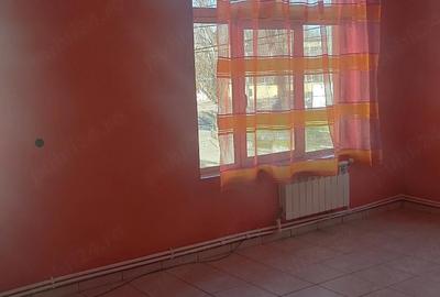 Spațiu comercial, de 40 mp, în Central - 3