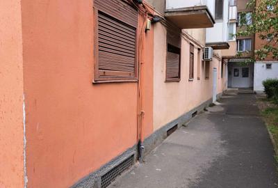 Apartament cu 2 camere semidecomandat în Aurel Vlaicu - 1