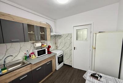 Apartament 3 camere complet renovat Zona Dacia etaj 3 - 1