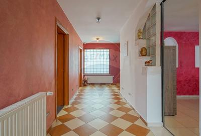 Casă cu 7 camere cu Garaj în Central - 15