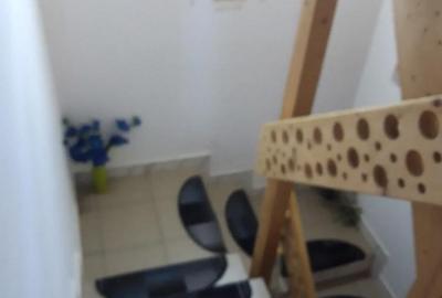 Casă cu 5 camere în Central - 1