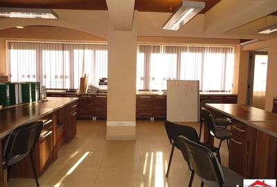 Spațiu comercial, de 170 mp, în Central - 1