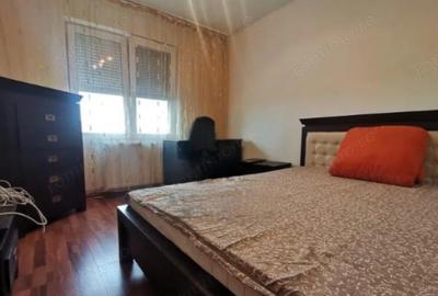 Apartament cu 3 camere decomandat în Complex Studențesc